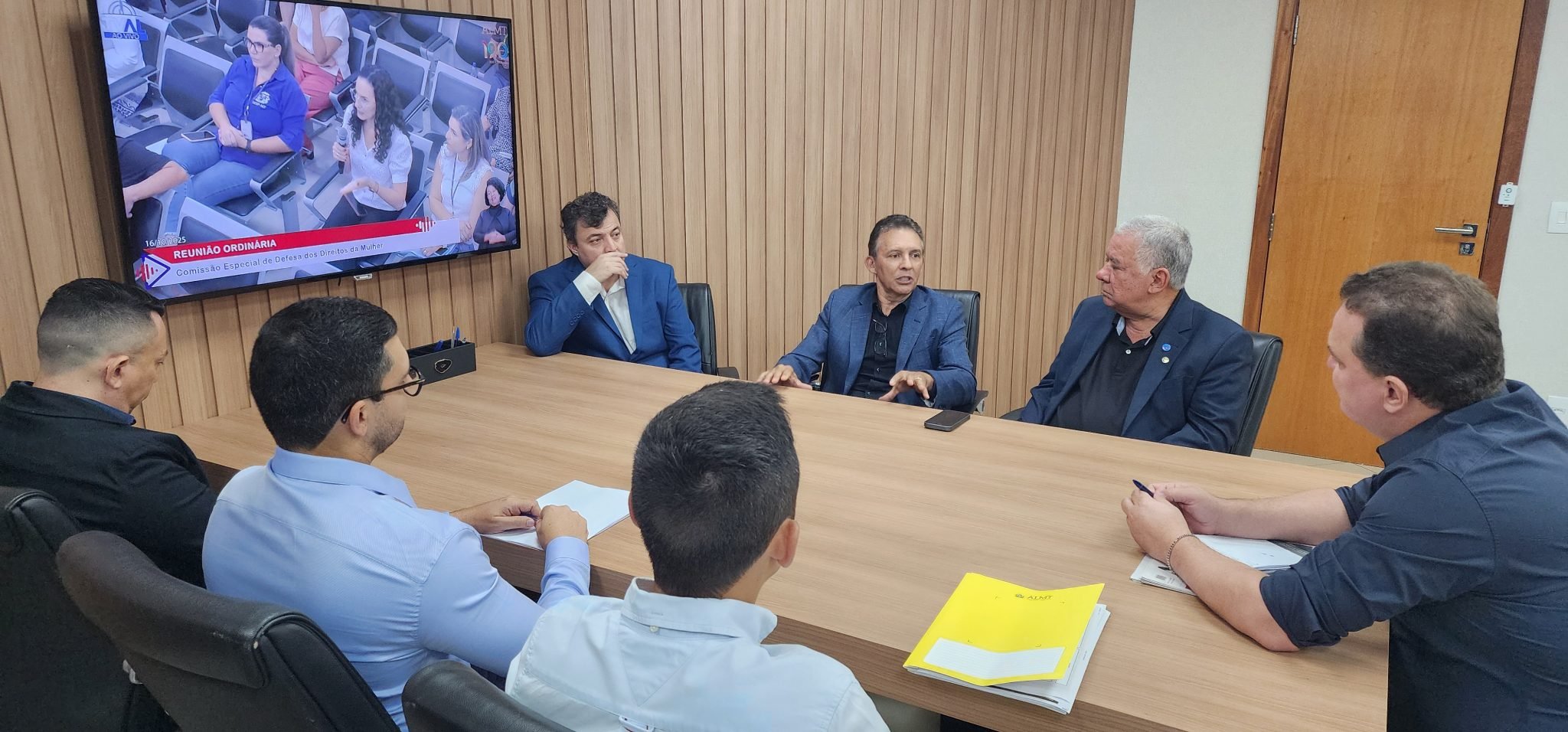 Anoreg-MT e Sinoreg-MT realizam visita institucional ao presidente da ALMT