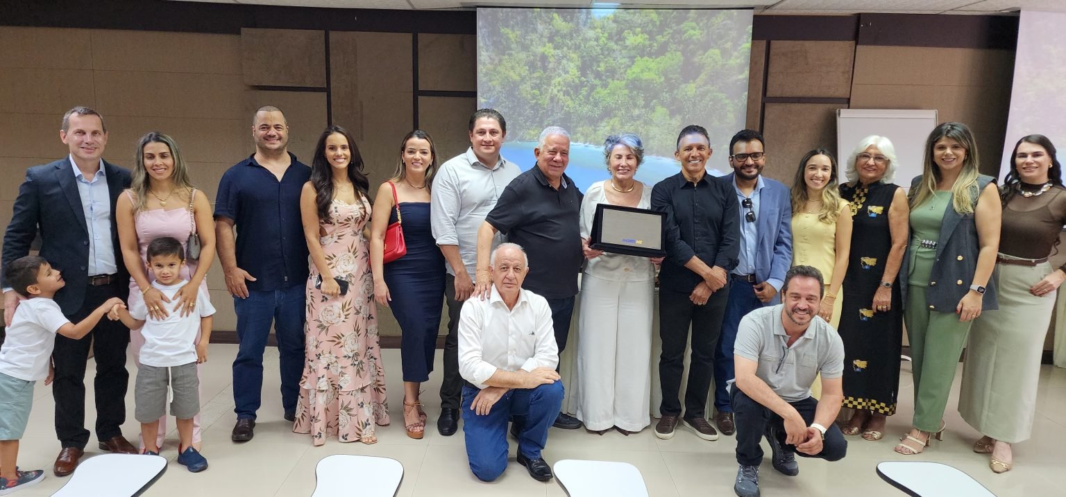 Anoreg-MT homenageia Maria Aparecida Bianchin pela criação da CEl
